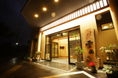 正面玄関 正面玄関