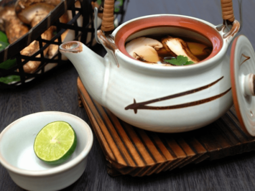香り極上！松茸の土瓶蒸し