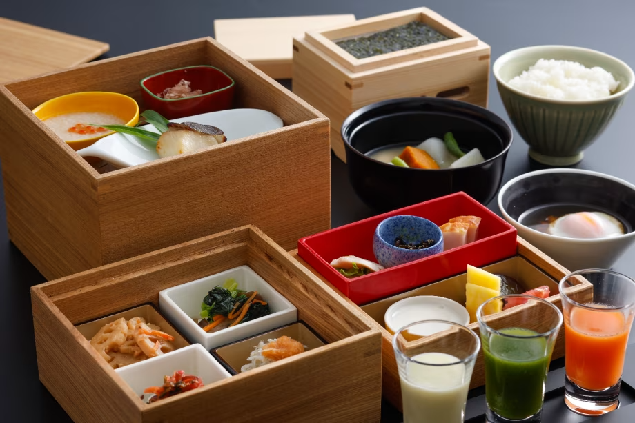 季節や仕入により予告なしにお料理内容に変更がございますのでご了承下さい。 季節や仕入により予告なしにお料理内容に変更がございますのでご了承下さい。