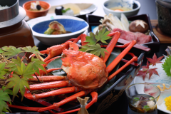 【秋の特選会席】紅ズワイ蟹・氷見牛すき焼き・新米食べ比べで富山の秋の味覚をたっぷり満喫◆1泊2食