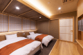 【東館2階特別室】「椿」…2018年秋に新しく完成した和室と洋室ベッドルームのゆったり広々バリアフリー客室。Simonsの高機能のベットでぐっすり休めます♪
