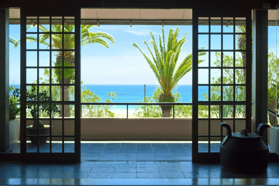 旅館から0分　プライベートビーチのような蒼海と白浜