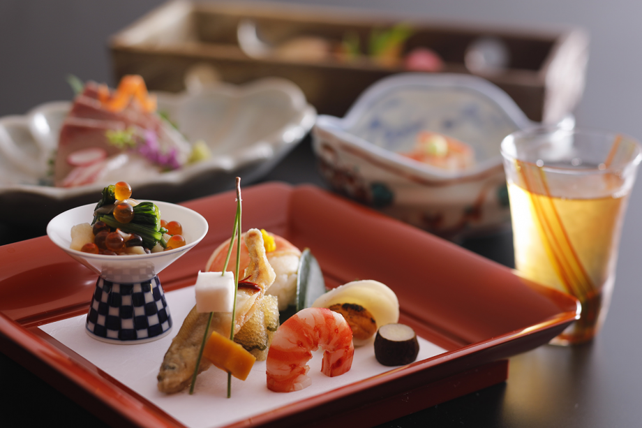 丁寧に仕上げられた美しい会席料理(月替わり) 丁寧に仕上げられた美しい会席料理(月替わり)
