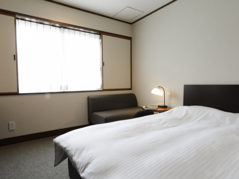 【シングル／景色指定なし】 １人旅に最適セミダブルベッド