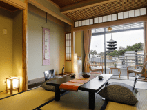 【和室 8帖／興福寺側】～ふたりで愉しむ古都の佳景～