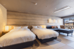 ■2023年リニューアル■【興福寺側／専用バルコニー付き客室】