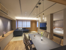 ■レジデンスルーム■ダイニングテーブルではお部屋食をお楽しみいただけます