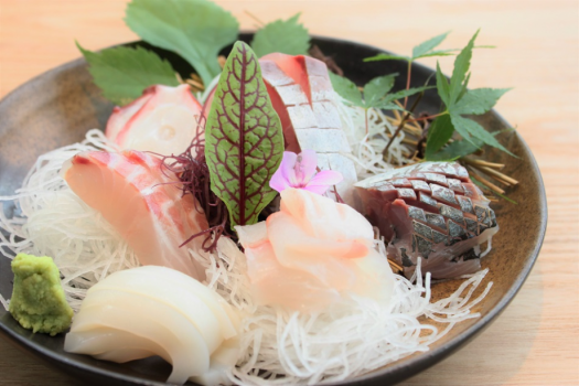 ～*新鮮な旬の地魚盛り合せ*～