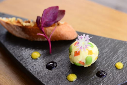 ~*茨城県産薩摩芋と夏野菜のくす玉　自家製フルーツソース、ガーリックトースト*～