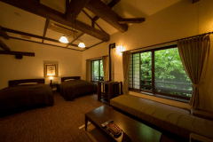 ソファー付き広々ツイン洋室／１４畳