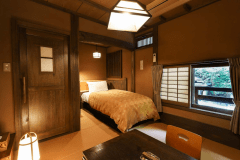 【琵琶・びわ】和室／４．５畳／ベット付