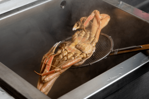 潮騒～職人技に舌鼓・湯がき立てを食す！2名様に1杯湯がきたて松葉蟹付き～