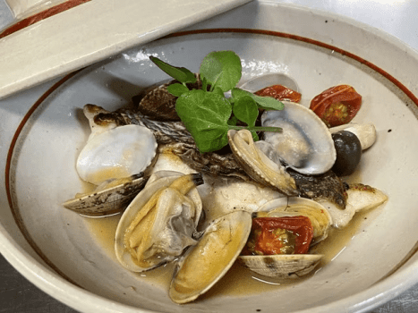 丹後・但馬産天然地魚だけで羽衣荘らしい、素材をいかしたシンプルな調理法で召し上がって頂きます。