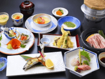 【食事処★基本会席】ふんだんに取り入れた「地産の食材」～山・川・海の旬を味わう～