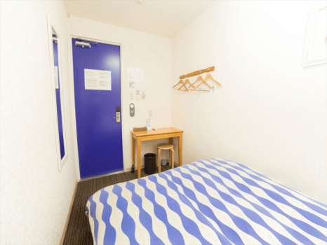 Double Room
Double size bed private room for 1-2 people with shared bathroom