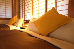 心地の良いローベッドでお寛ぎくださいませ。。