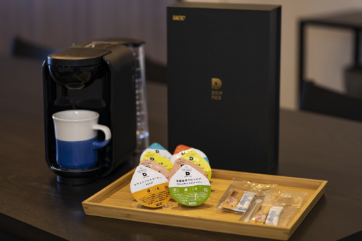 【露天風呂付スイート】お部屋内のコーヒーマシーンで紅茶、緑茶、コーヒーもご利用いただけます。