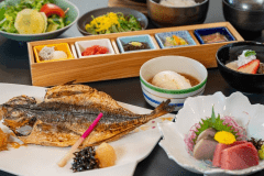 【朝食付】日中は自由に過ごしたいから、食事は朝食のみで。《イン22時までOK》