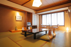 ゆったりくつろげる和室12畳 「花月亭」(シャワーブース・ウォシュレットトイレ付)