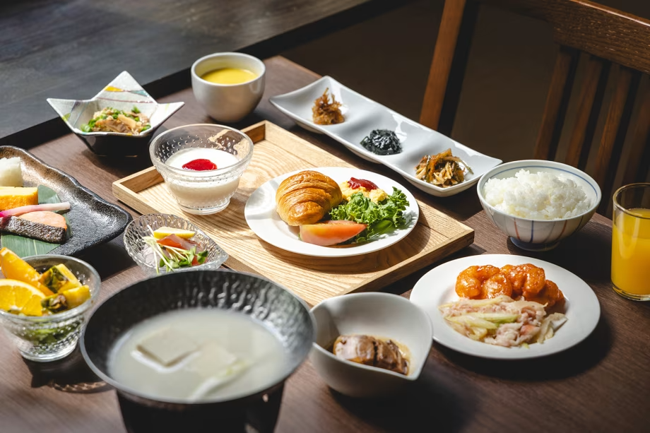 【ご朝食】和食を中心としたセットメニューに加え<ハーフビュッフェ>もお楽しみいただけます。 【ご朝食】和食を中心としたセットメニューに加え<ハーフビュッフェ>もお楽しみいただけます。