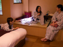 「今日はいっぱいお話しよ♪」「何からお話しよっか?」 「今日はいっぱいお話しよ♪」「何からお話しよっか?」