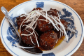 【日清亭】甘酢あんが絡むジューシーな肉団子。食べやすいハーフサイズ
