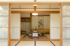 The state guest house Tomoe is particular about the furnishings and paintings exclusively for the guest room.