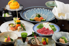 旬の会席に、山口の冬の味覚「とらふぐ」のお刺身をプラス！