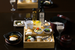 Under the guidance of a registered dietitian, the contents are well-balanced and suitable for the Japanese body.