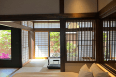 Relaxing time away from everyday life and enjoying private time.