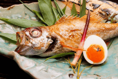 とろけるような脂の旨みから&ldquo;白身のトロ&rdquo;とも称される「のどぐろ」。