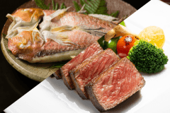 最上級霜降り和牛ステーキと良質な脂が乗った甘鯛の塩焼きをご堪能ください。