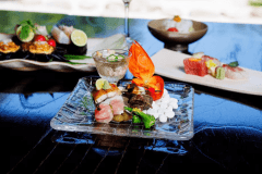 旬の素材を取り入れた会席料理をお召し上がりいただきます。