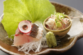 旬の素材を取り入れた会席料理をお召し上がりいただきます