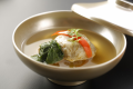 Enjoy kaiseki cuisine that incorporates seasonal ingredients.