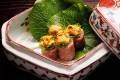 とろけるウニと和牛が織りなす深い味わい。高級食材『うに』と肉の王様『和牛』を同時にお楽しみいただけます。