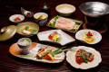 旬の素材を取り入れた会席料理をお召し上がりいただきます。 旬の素材を取り入れた会席料理をお召し上がりいただきます。