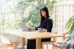 【カフェラウンジ‐梅日和‐】［Wi-Fi完備］ワークスペースとしてもご利用いただけます。