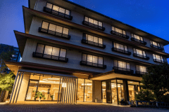 【湯田温泉駅徒歩10分】源泉かけ流し100％の湯と本場“活き〆とらふぐ”など山口の旬を愉しむ美食宿