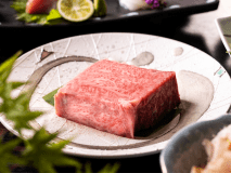 【牛肉の最高峰 ‐厳選国産牛‐】食通も唸る ”希少なA5ランク和牛”を炭火焼ステーキで堪能