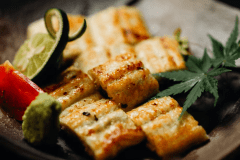 【鰻の白焼き】香ばしく焼き上げた鰻白焼き。素材の旨みそのままに。