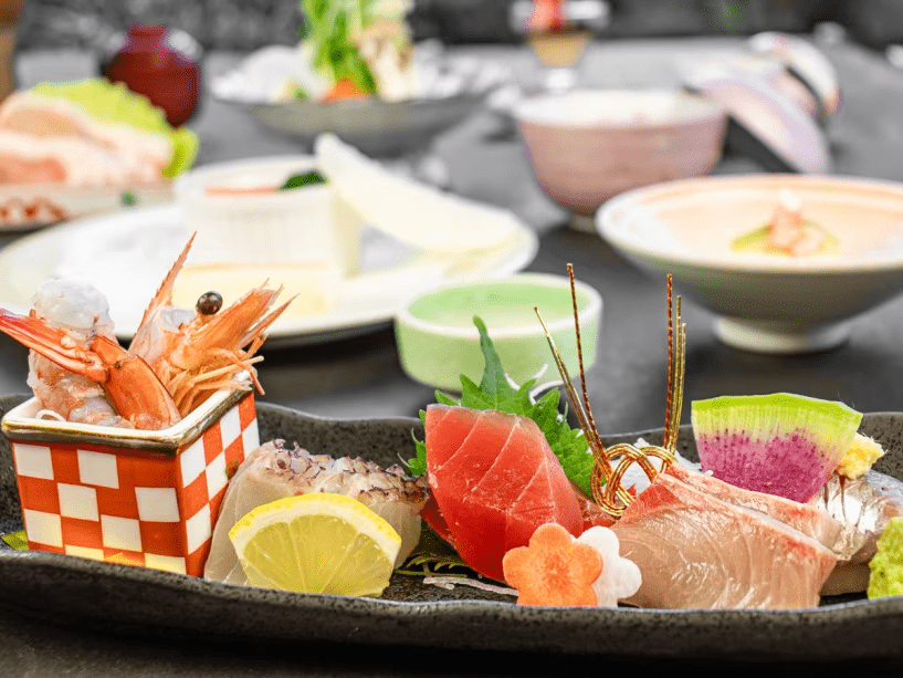 2026年1月2月《お献立の一例》お造り：鮪、鰤平、鯛、鯵、天使の海老♪