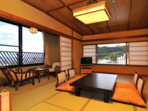 和室10畳のお部屋・全室お夕食はお部屋でゆっくりお召し上がりください。