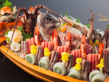 新鮮なお造りを豪華な船盛でお召し上がりください。