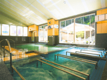 大浴場。ジャグジー付きでスパ気分を味わえます。