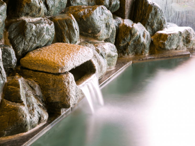 大浴場のお湯は薬師岳の天然水