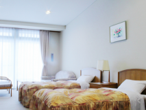 明るく広々とした洋室ツインのお部屋