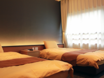 和洋室の洋室部分はベッドが２つ！2013年リニューアルの特別室です。