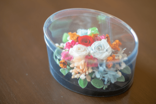 枯れないお花。プリザーブドフラワーを記念にどうぞ。