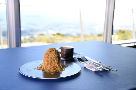 【日帰りスイーツ】絶景パノラマとこだわりスイーツ 自然と美味の贅沢時間『筆柿モンブラン』